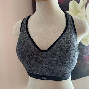 Victoria’s Secret VSX Sport Sports bra! (36D)